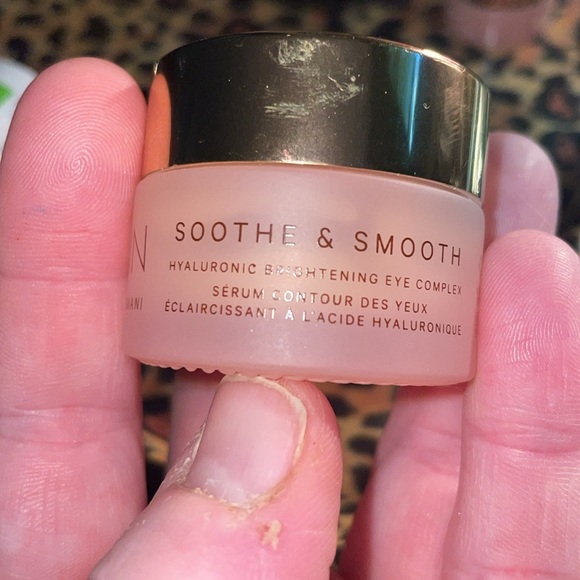 MZ Skin Soothe and Smooth - Hyaluronic Brightening Eye Complex - Picture 2 of 3